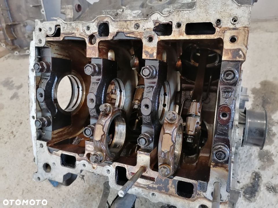 Blok Silnika Aluminiowy + 4 Tłoki Na Stolik 3.0 V6 ASN Audi - 9