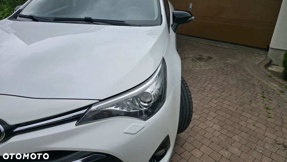 Toyota Avensis - 16
