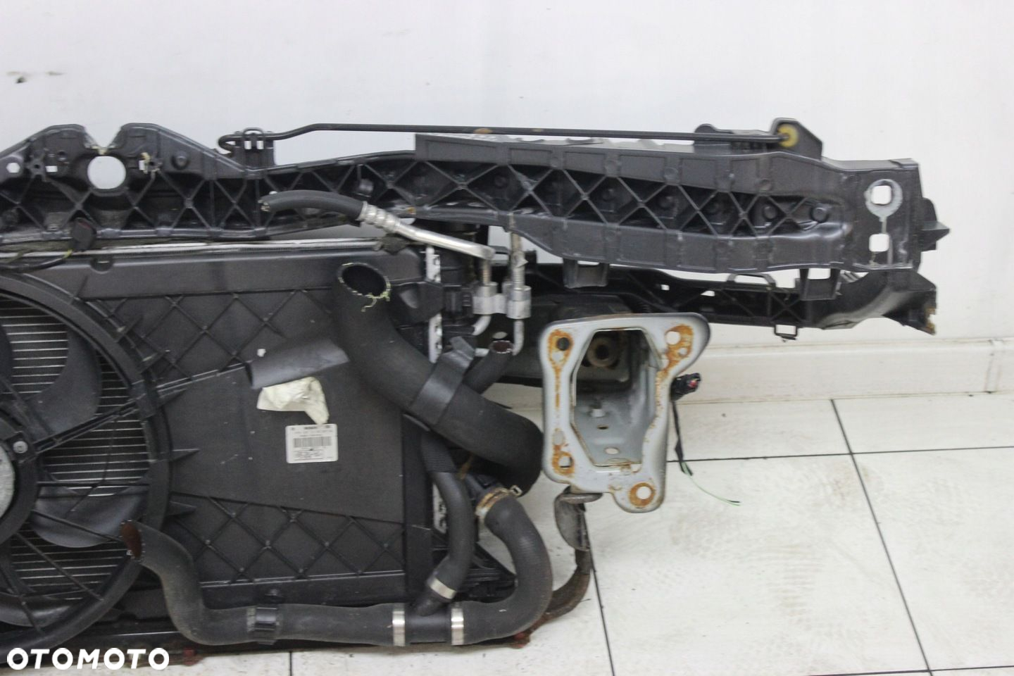 PAS PRZEDNI WZMOCNIENIE CHŁODNICE BELKA FORD FOCUS MK2 2007R- 1.6 TDCI - 6