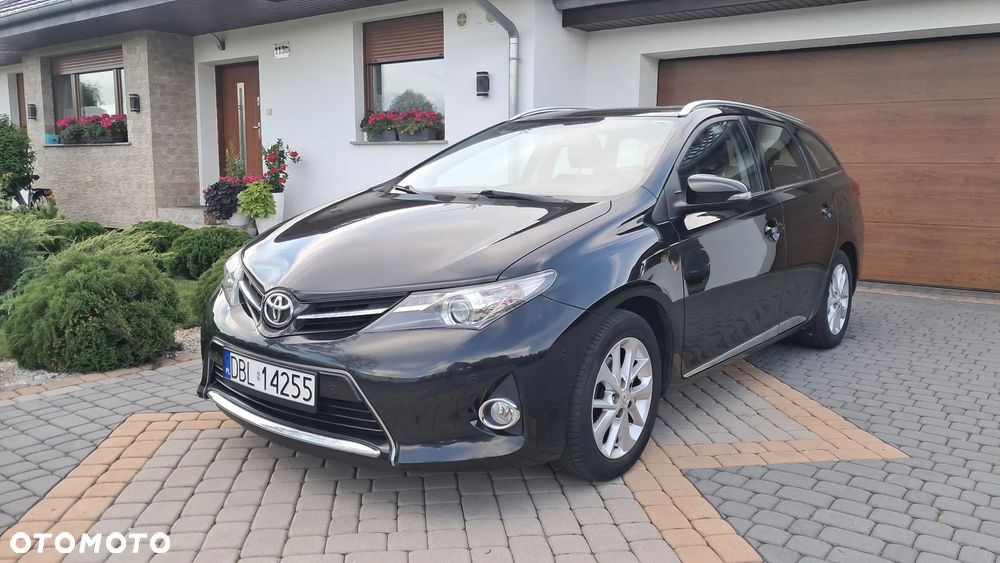 Toyota Auris 1.6 Valvematic Executive - 2