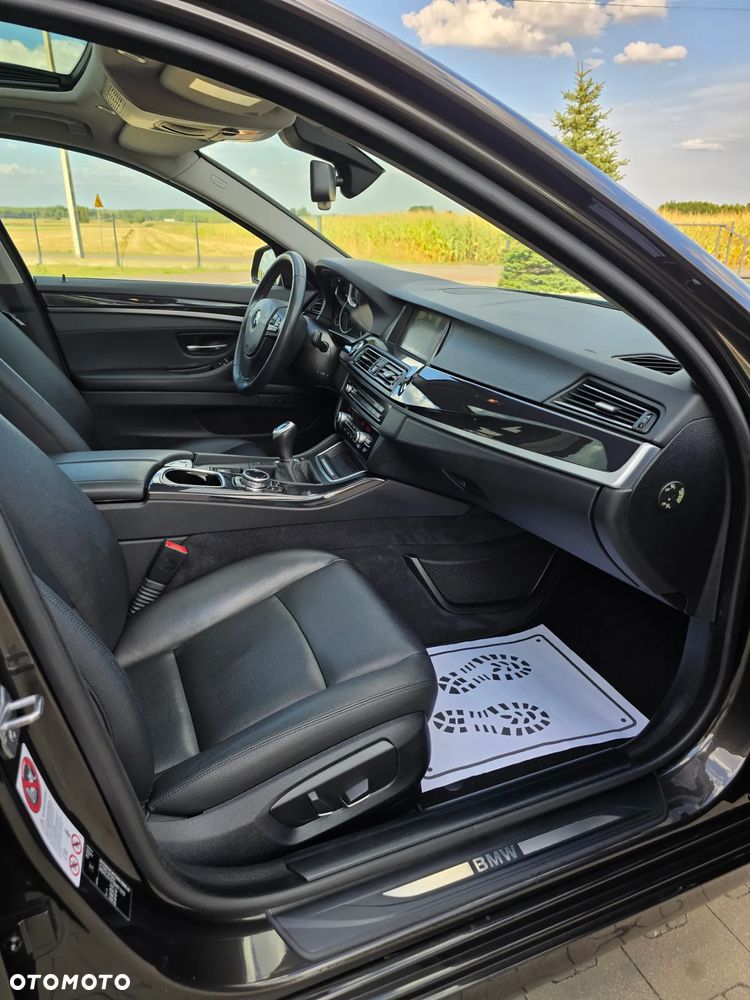 BMW Seria 5 520d Touring Luxury Line - 34