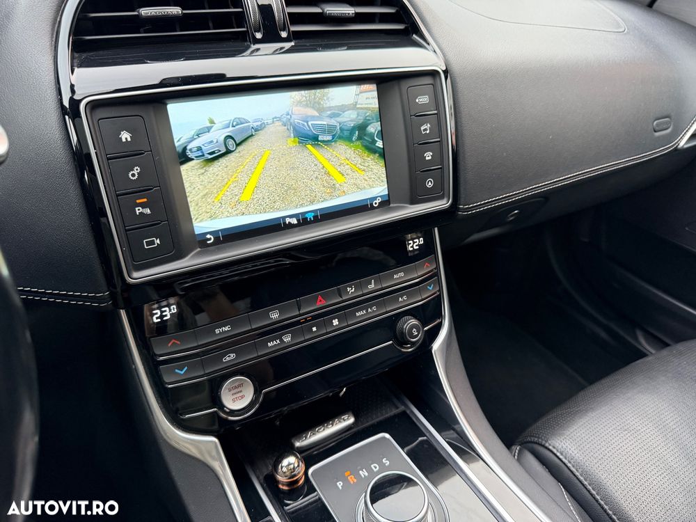 Jaguar XE 25d AWD Aut. R-Sport - 16