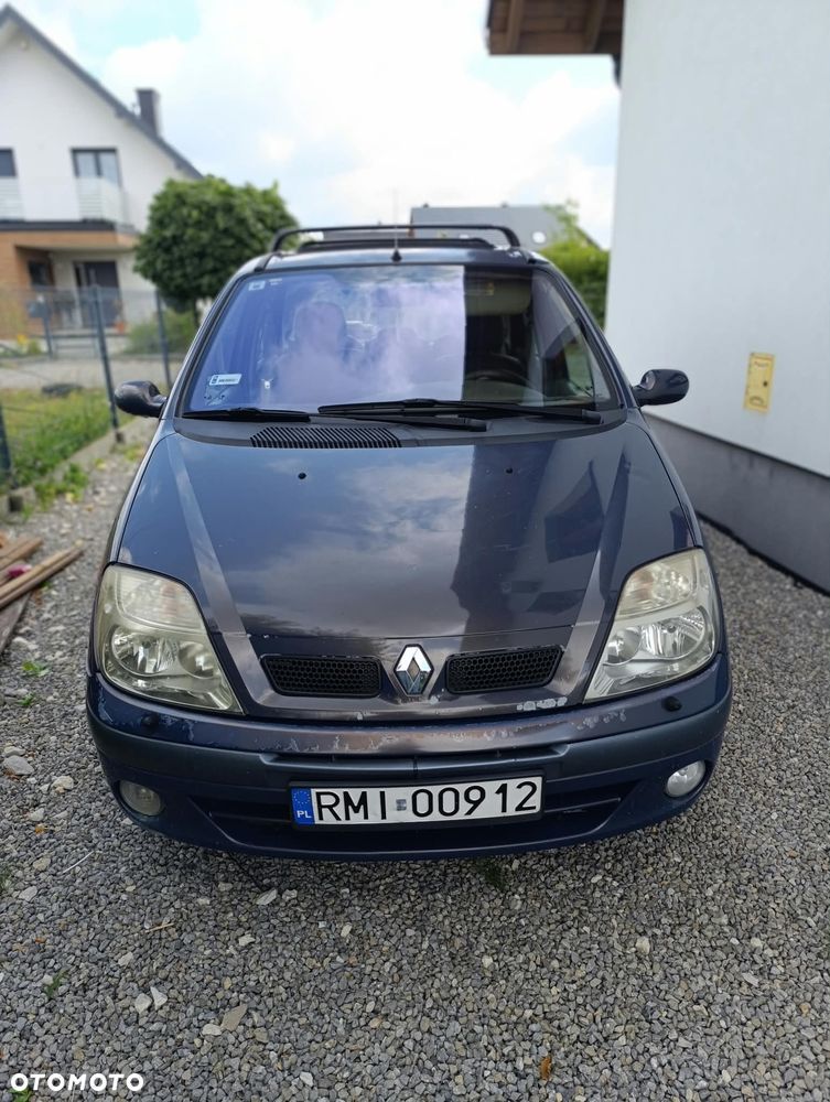 Renault Scenic - 1