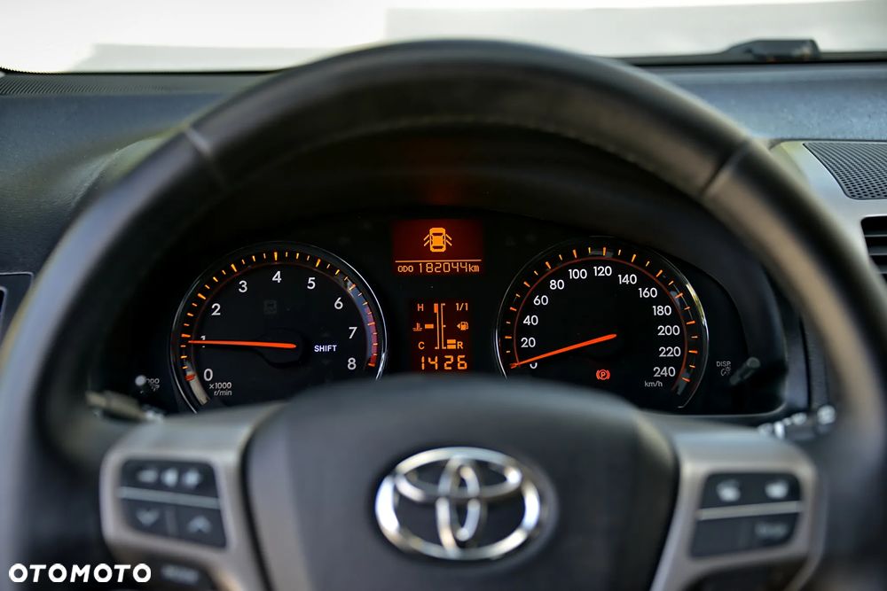 Toyota Avensis 1.6 Premium - 33