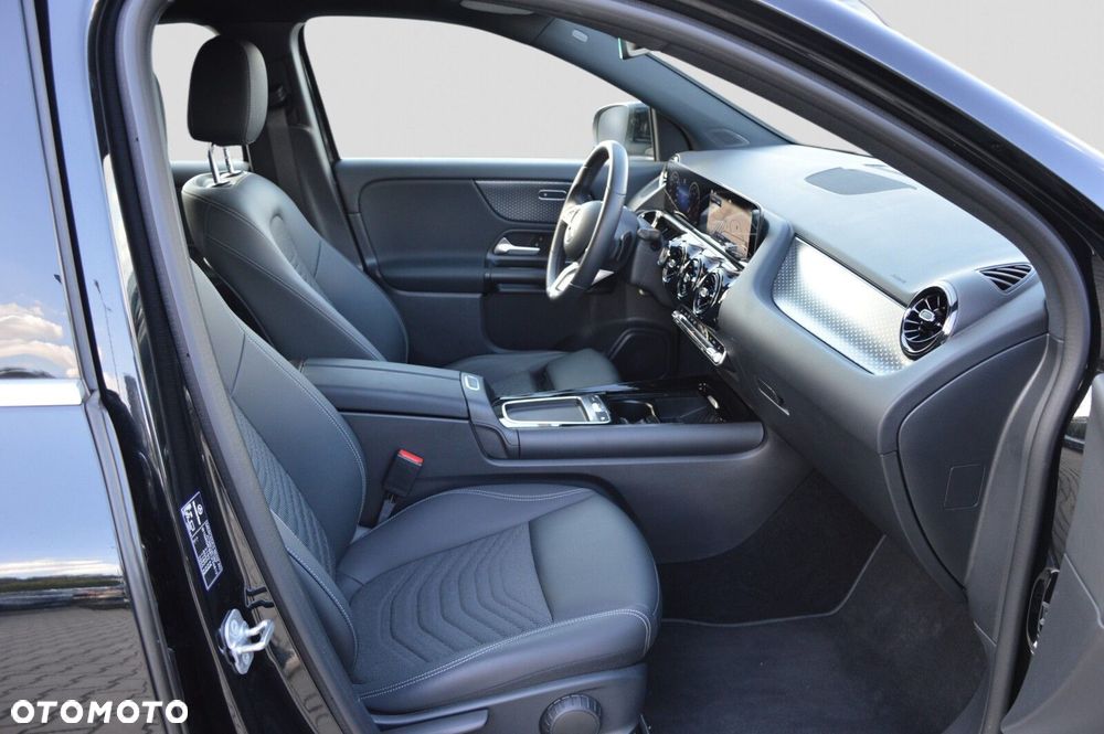 Mercedes-Benz GLA - 15