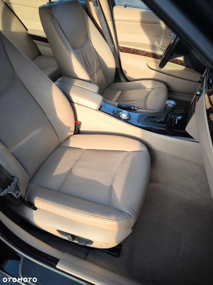 BMW Seria 3 330i - 14