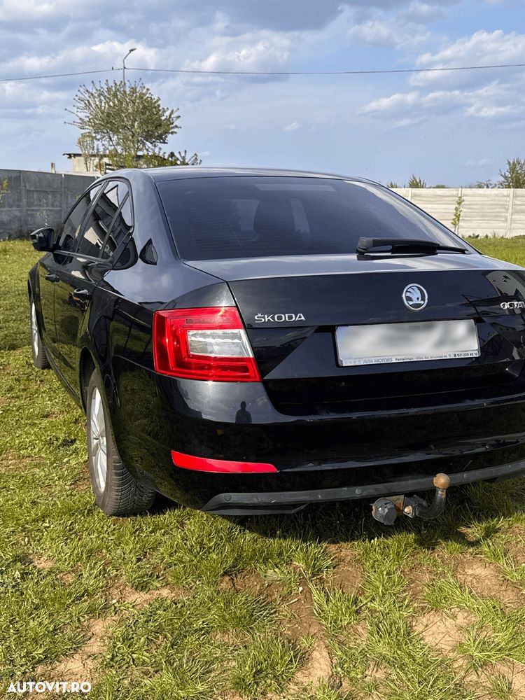 Skoda Octavia 1.6 TDI Business DSG - 2