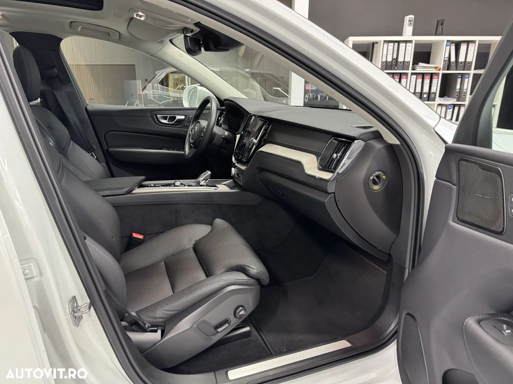 Volvo XC 60 T6 AWD Recharge Geartronic Inscription - 11