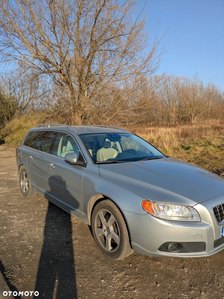 Volvo V70 D5 Summum - 2