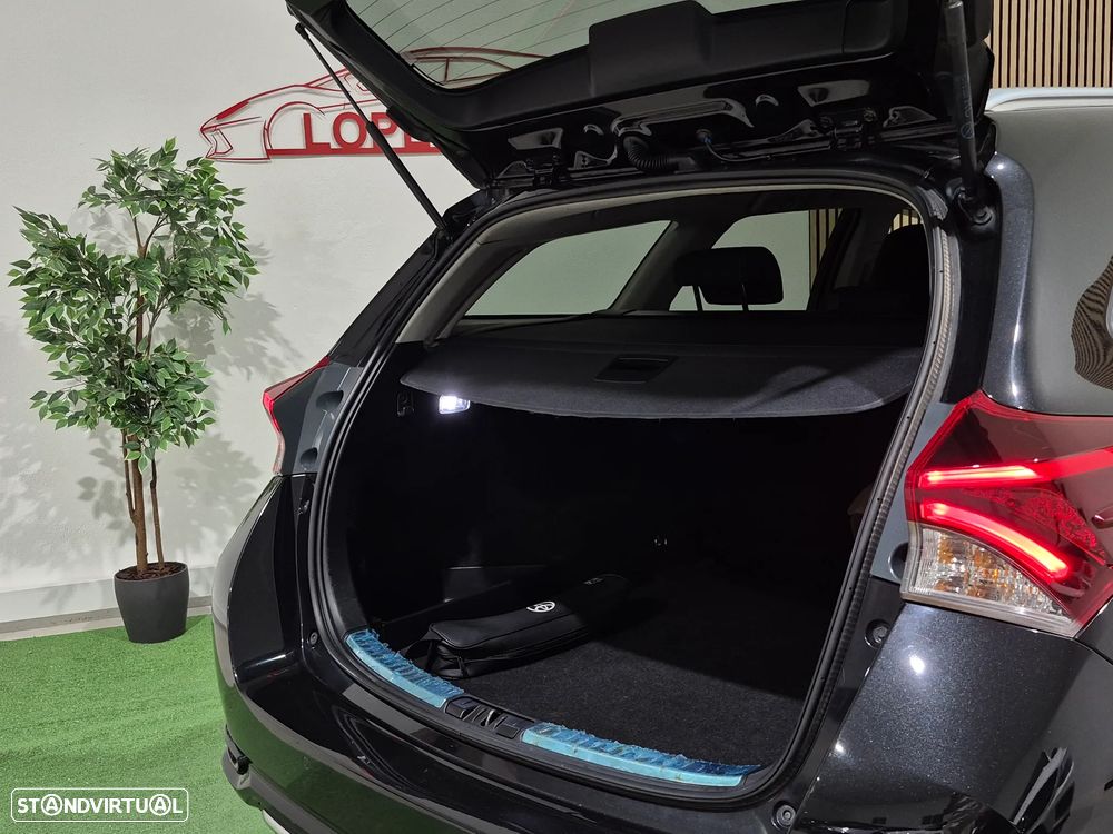 Toyota Auris Touring Sports 1.4 D-4D Comfort+Pack Sport - 36