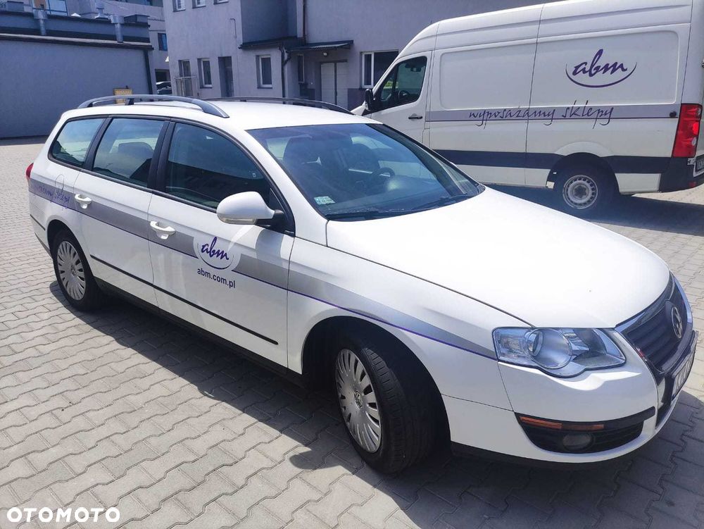 Volkswagen Passat - 1