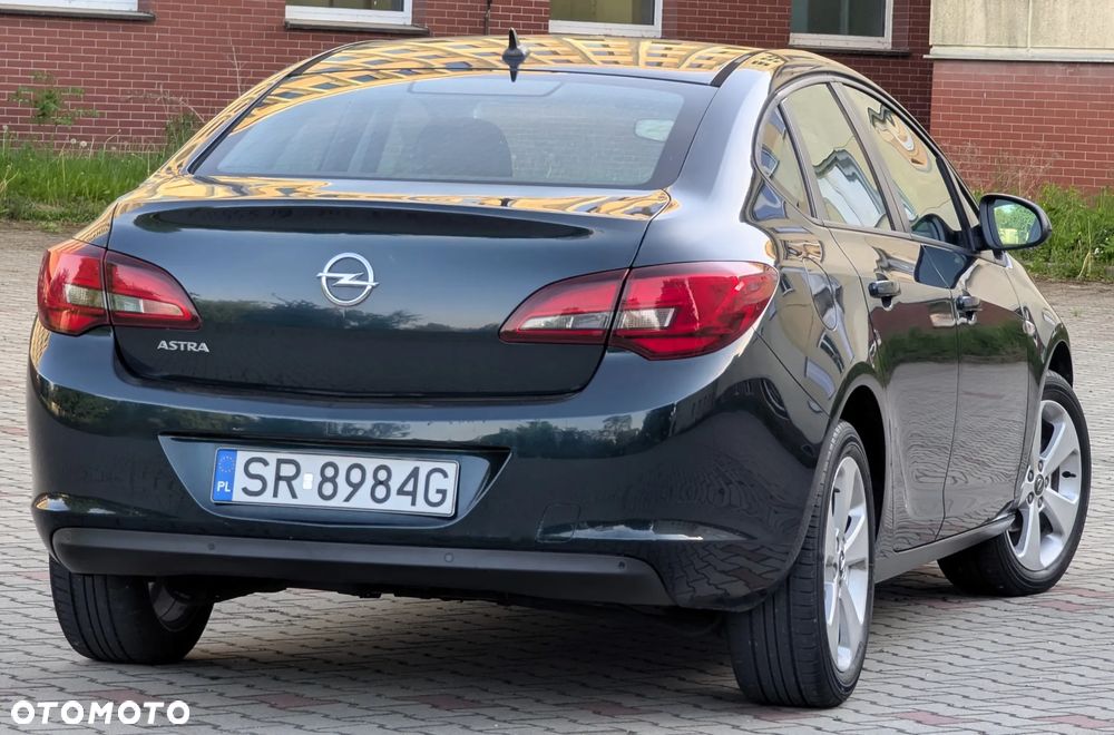 Opel Astra 1.6 Enjoy - 17