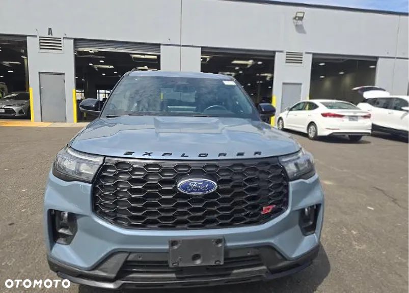 Ford Explorer - 2