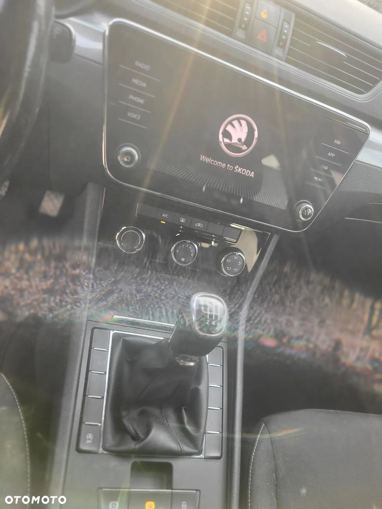 Skoda Superb 2.0 TDI Ambition - 10