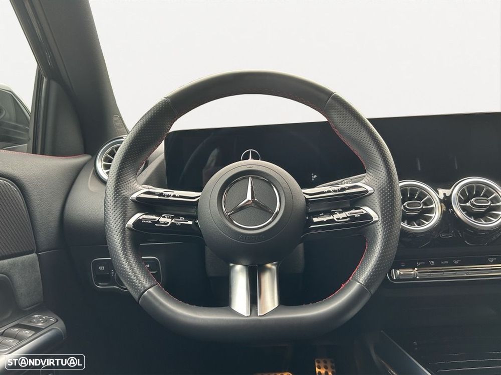 Mercedes-Benz GLA 180 — fotografia 9