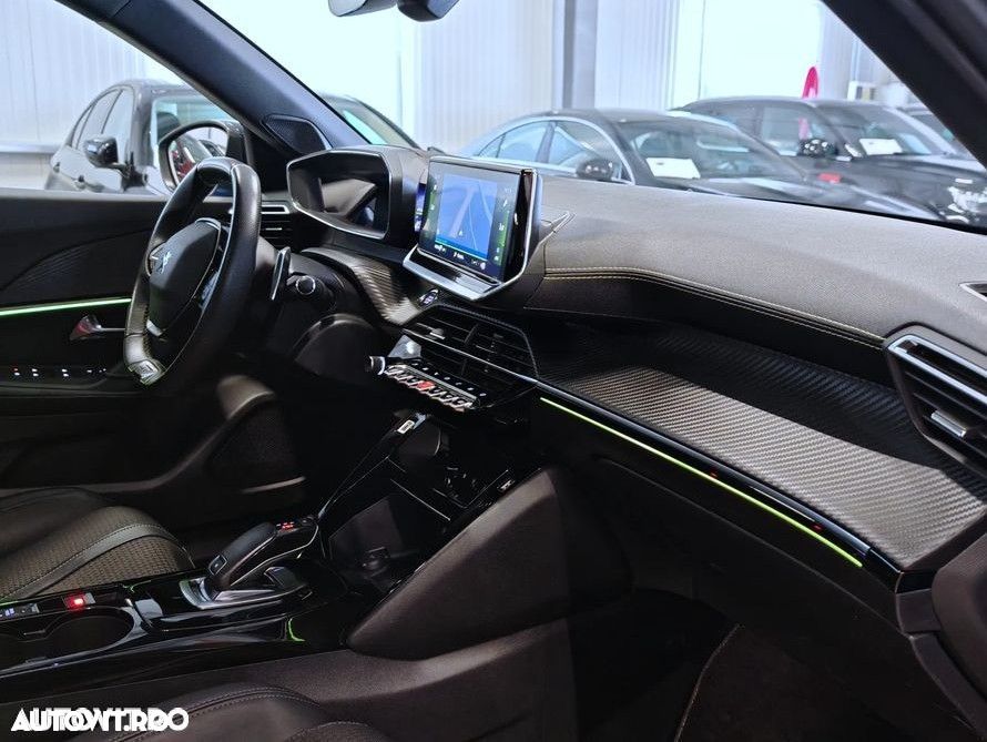 Peugeot 2008 PureTech 130 EAT8 GT - 7