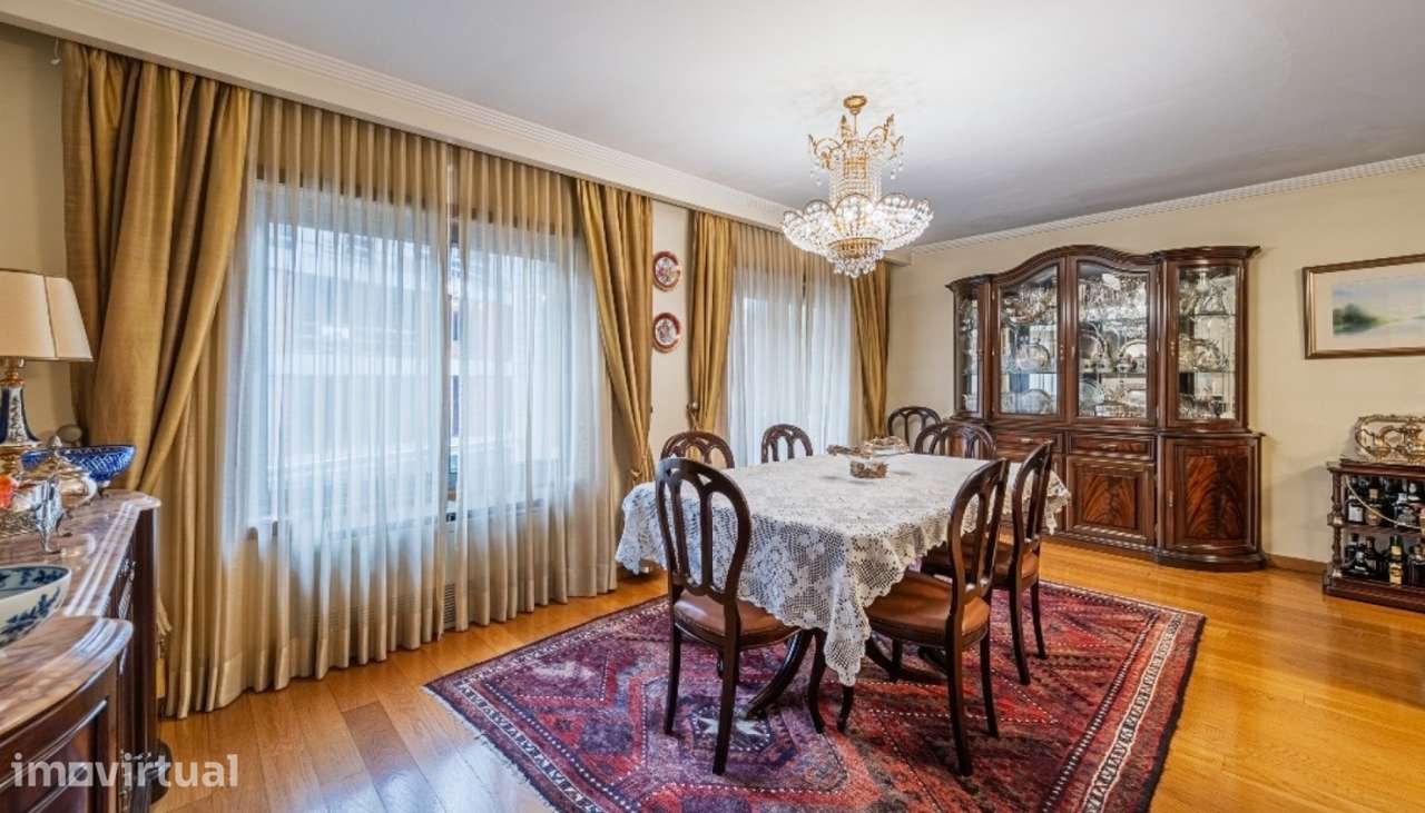 Apartamento T4 com varanda à venda no Bonfim no Porto - Grande imagem: 4/21