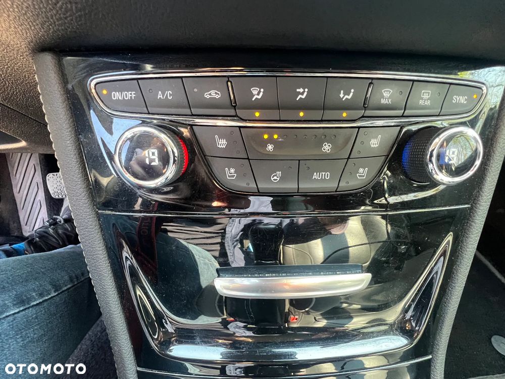 Opel Astra 1.4 T Elite S&S - 23