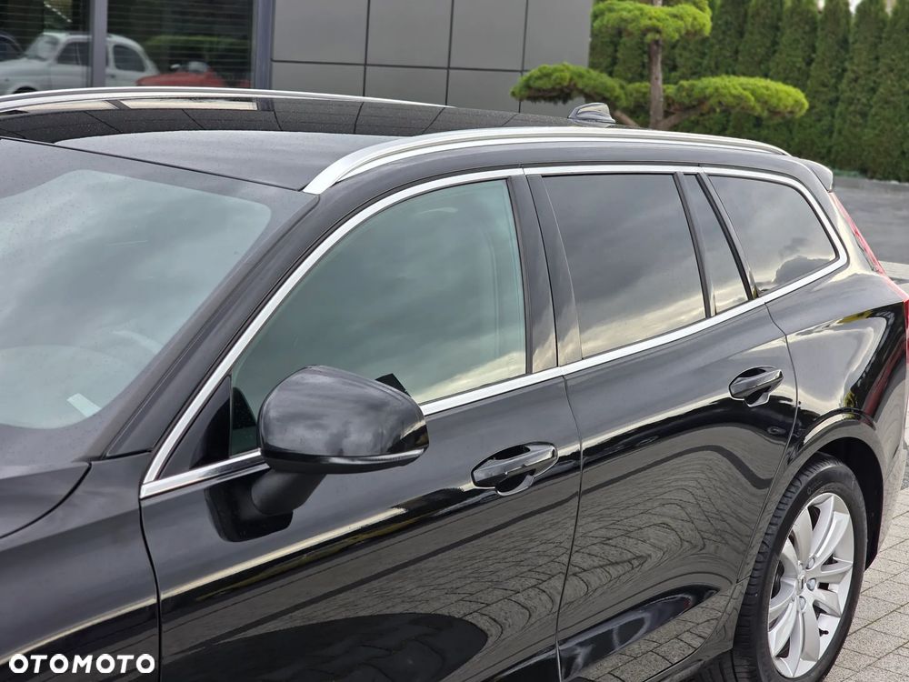 Volvo V60 D3 AWD Momentum Pro - 34