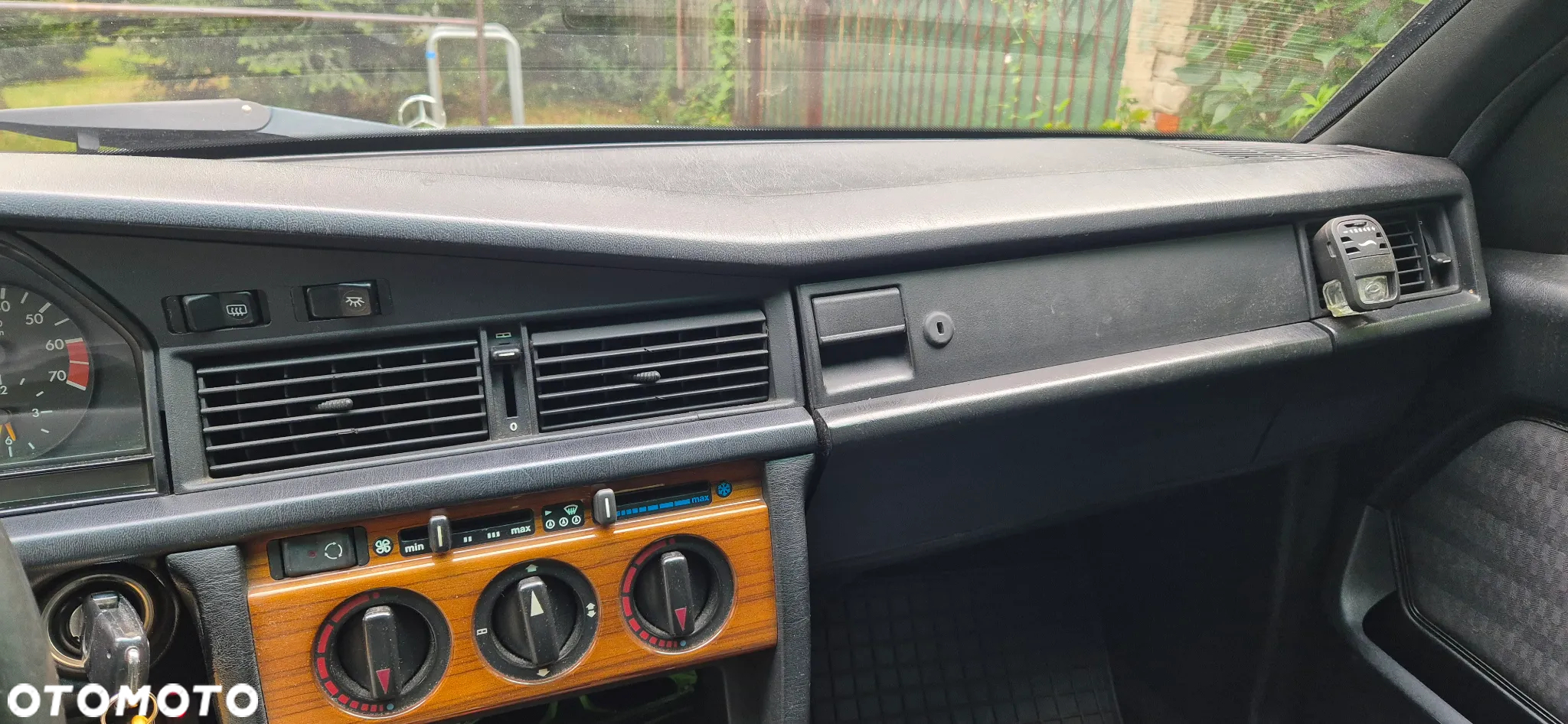Mercedes-Benz W201 (190) - 7