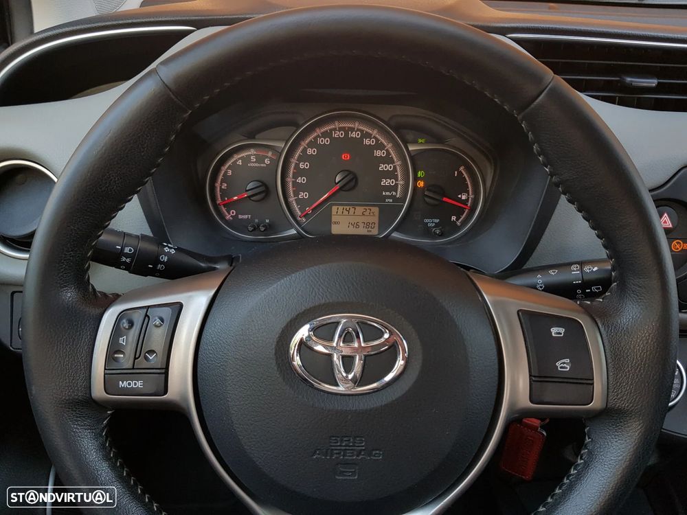 Toyota Yaris 1.4 D-4D Sport+Navi - 24