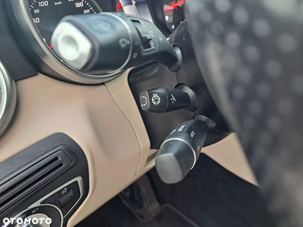 Mercedes-Benz GLC - 26