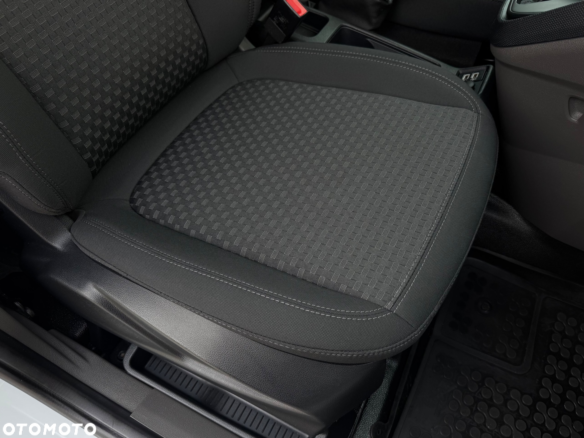 Ford Transit Connect 240 L2 Autm Trend - 27