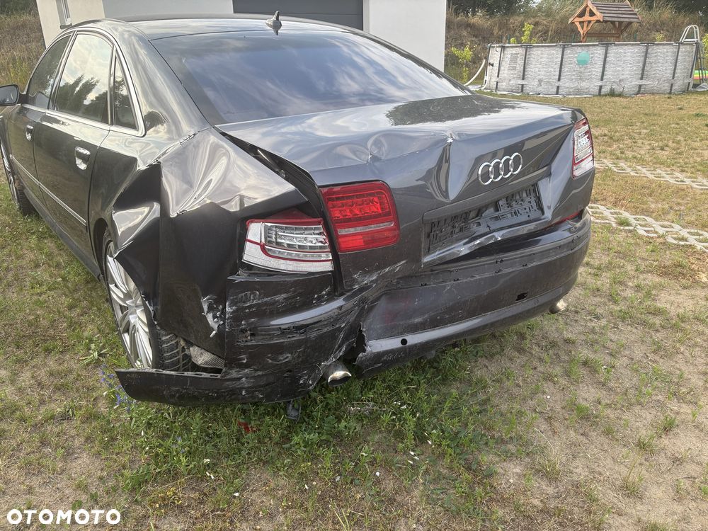 Audi A8 - 8