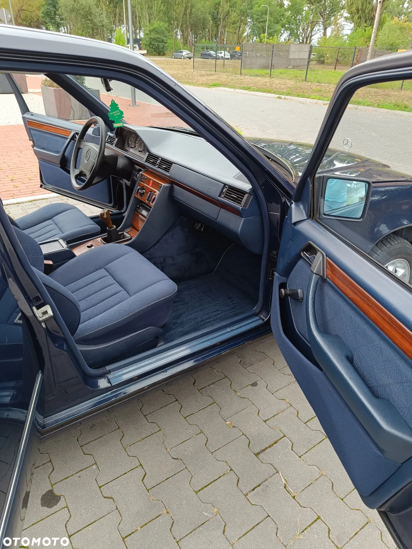 Mercedes-Benz Klasa E 200 - 11