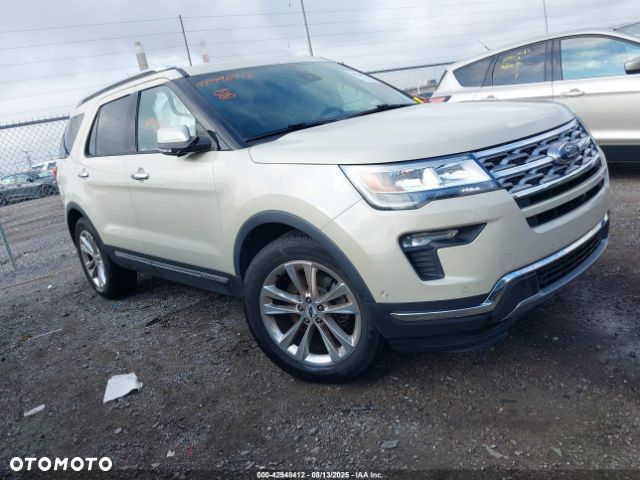 Ford Explorer - 22