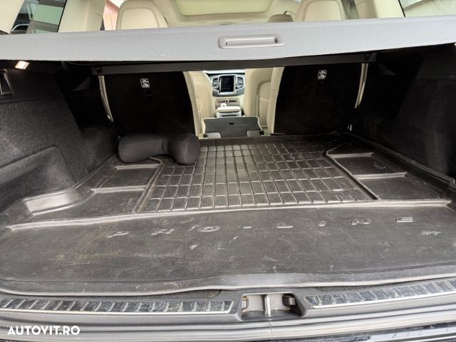 Volvo XC 90 - 32