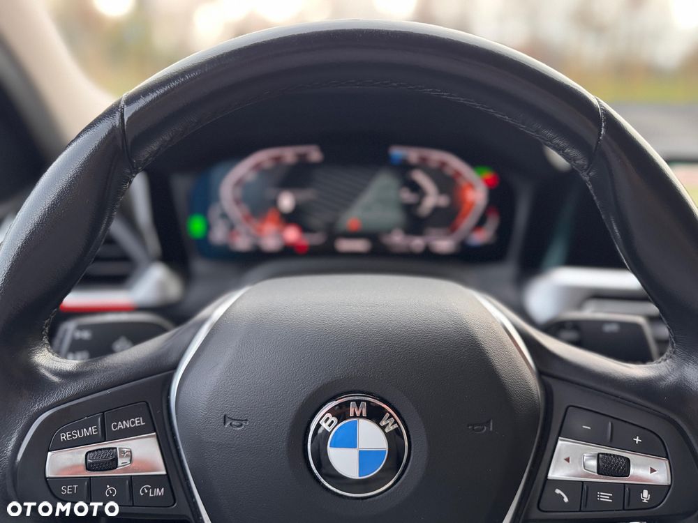BMW Seria 3 320d xDrive Sport Line sport - 15