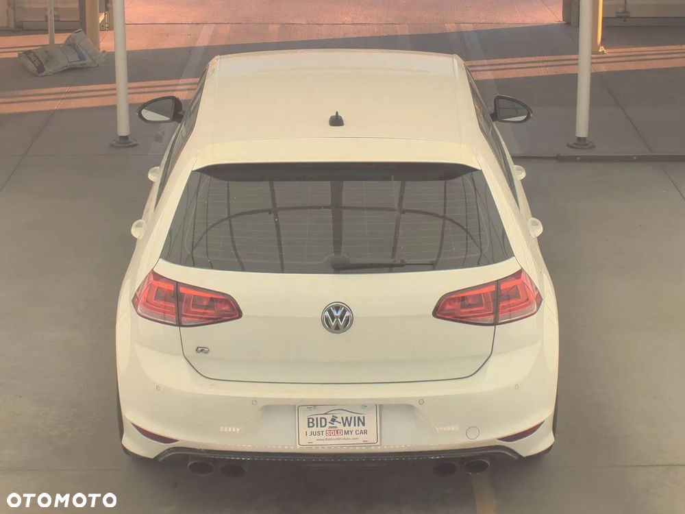 Volkswagen Golf - 6