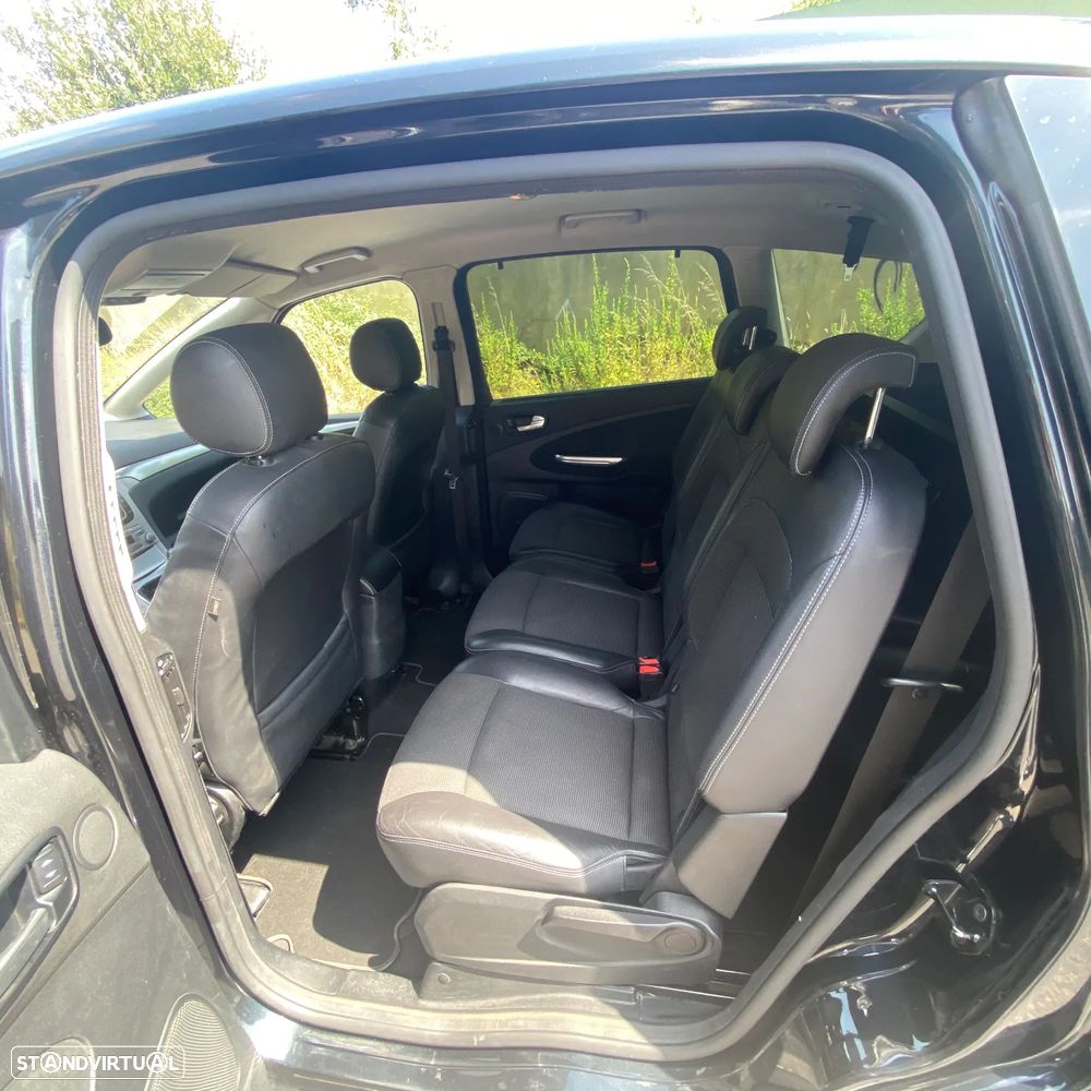 Ford S-Max 2.0 TDCi Titanium 7L - 22