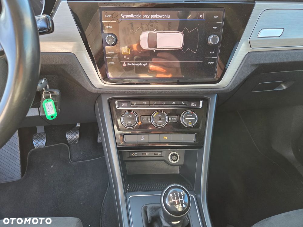 Volkswagen Touran 1.6 TDI BMT SCR Comfortline - 18