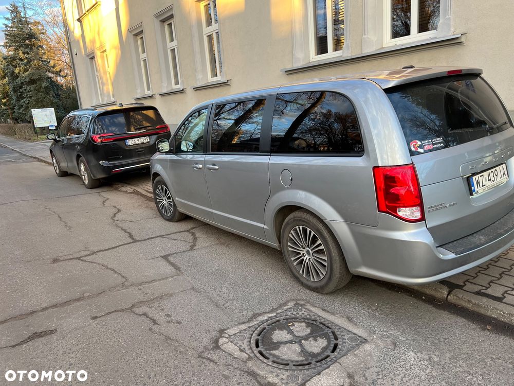 Dodge Grand Caravan - 7