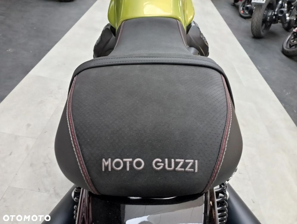 Moto Guzzi V7 - 21