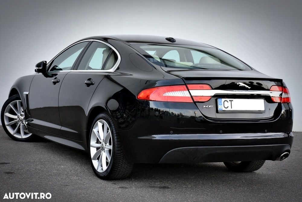 Jaguar XF 2.2 - 11
