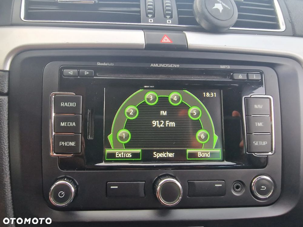 Skoda Superb 2.0 TDI Elegance - 23