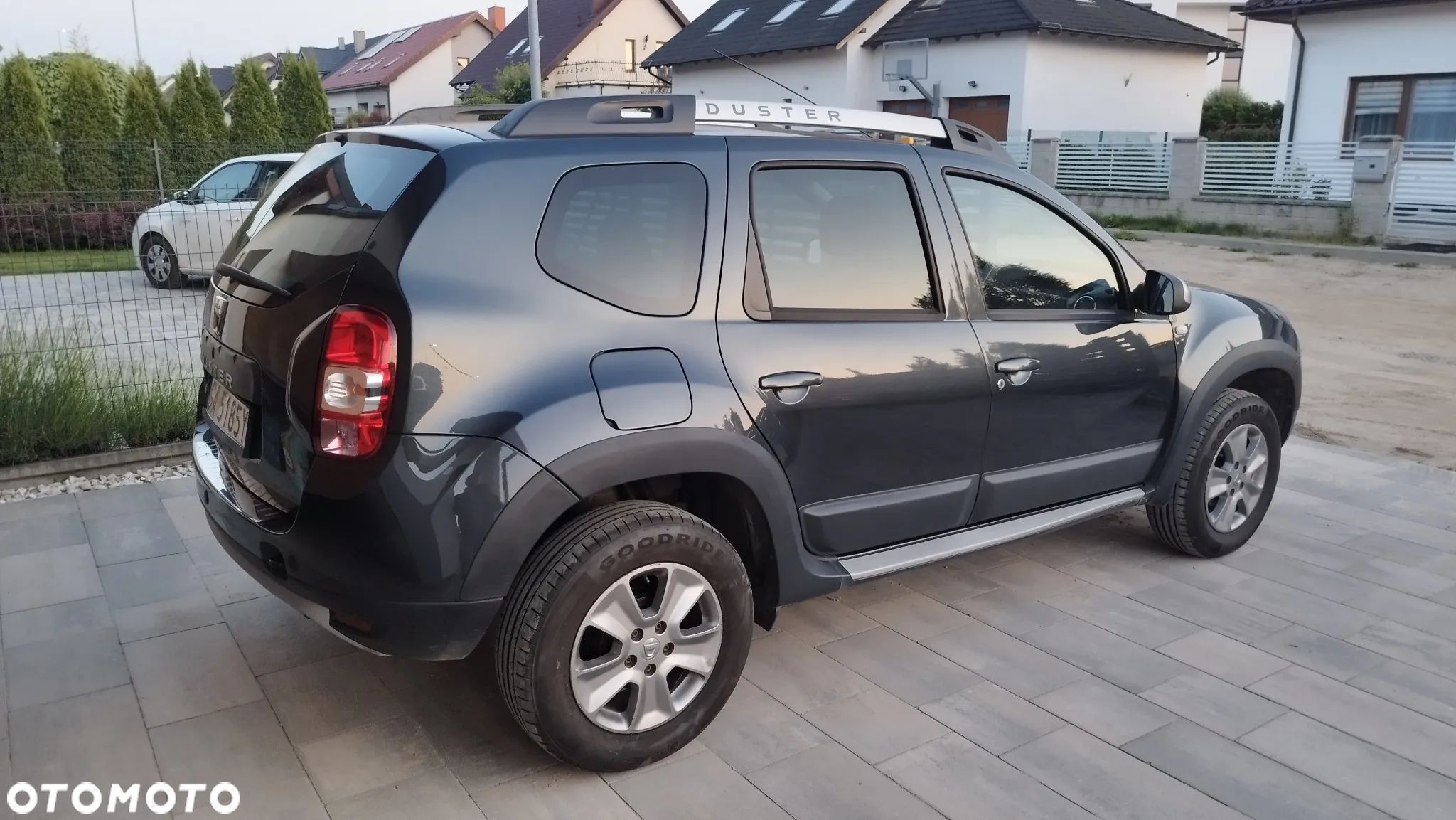 Dacia Duster 1.6 SCe Urban Explorer S&S - 1