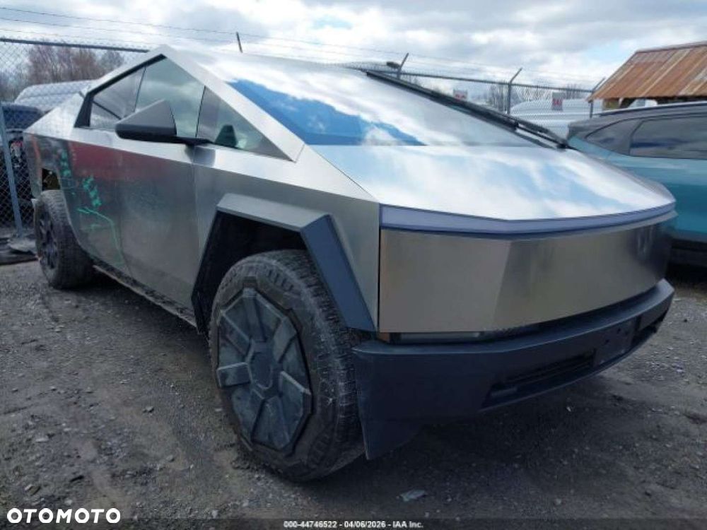 Tesla Cybertruck - 7