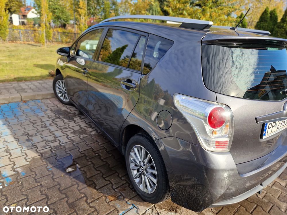Toyota Verso 2017 photo 4