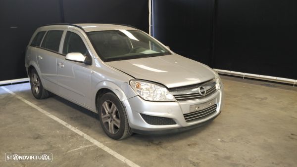 Para Peças Opel Astra H Três Volumes (A04) - 1