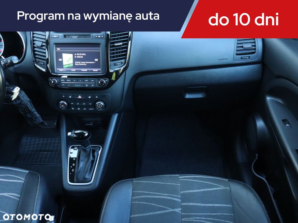 Kia Venga - 10