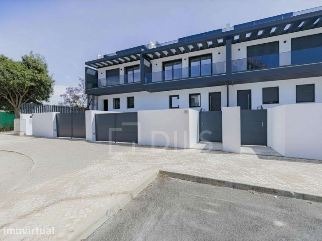 Moradia T4 com Piscina Privativa e Vista Mar em Tavira, Algarve - Grande imagem: 2/43