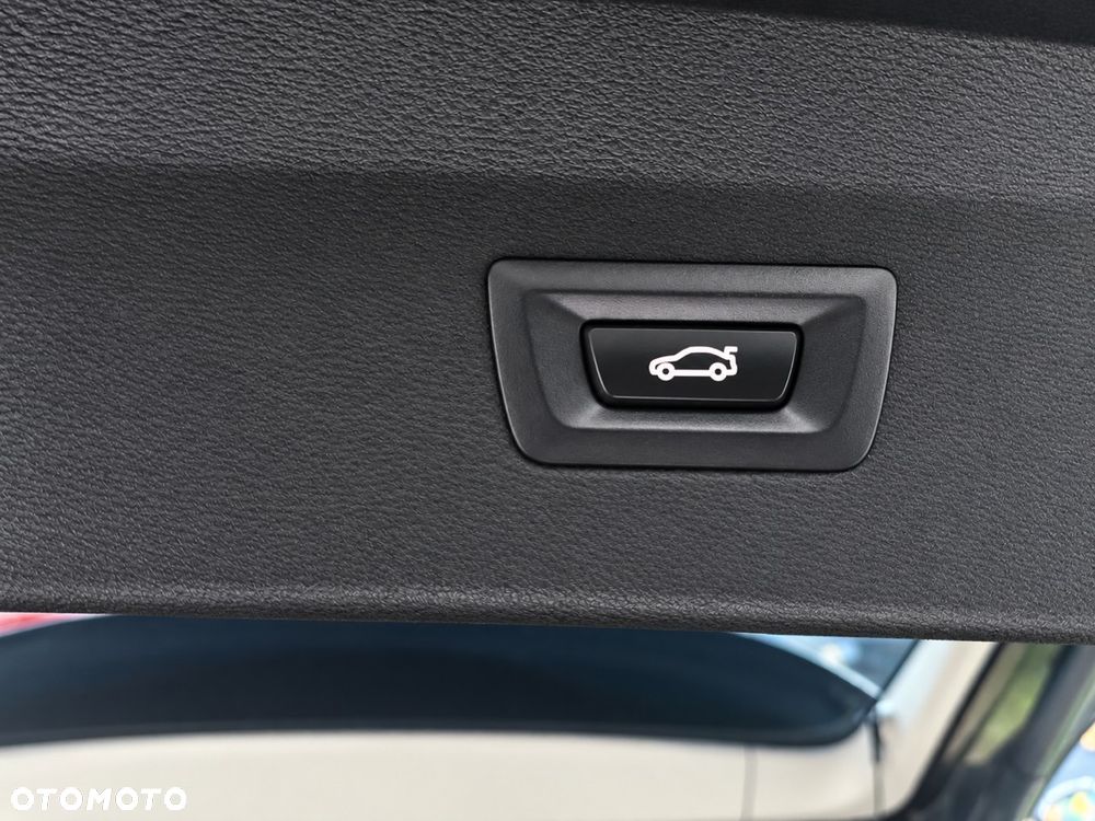 BMW X1 xDrive20d - 8