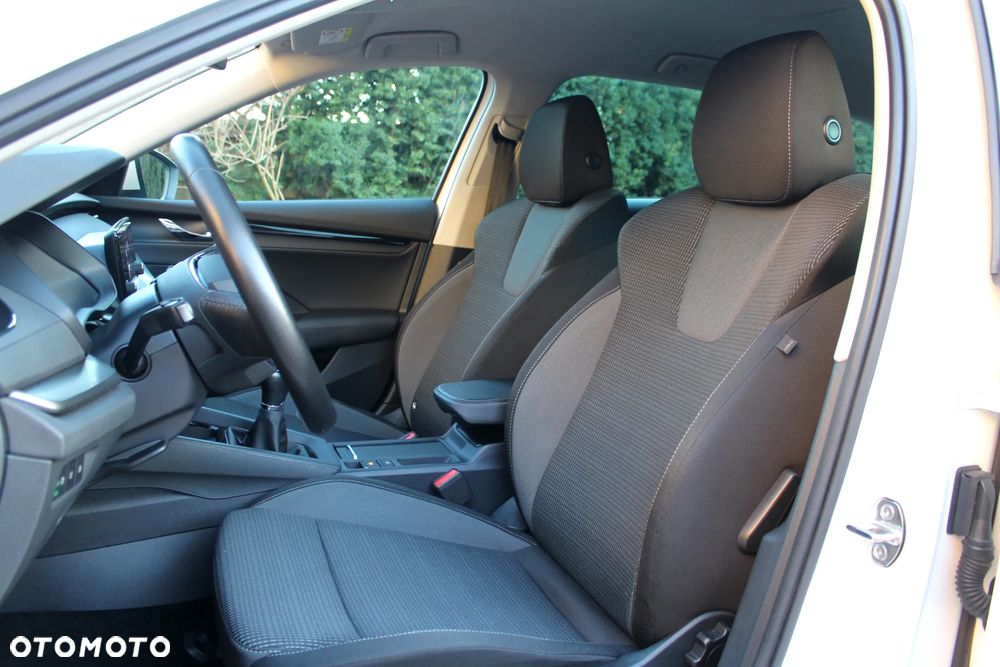 Skoda Octavia 2.0 TDI Selection - 9