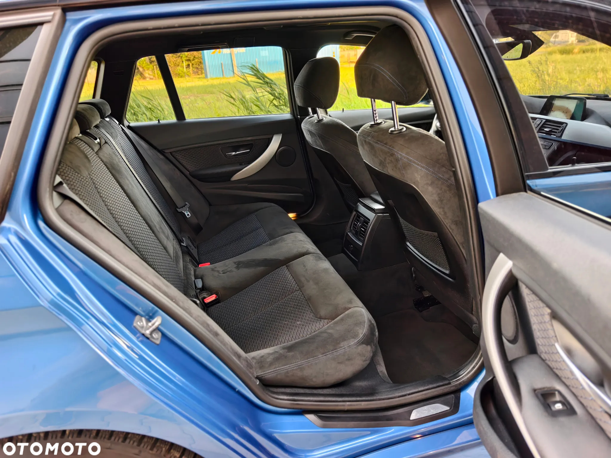 BMW Seria 3 318d Touring Blue Performance - 18