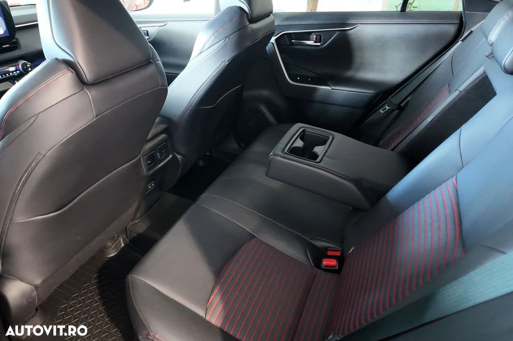 Toyota RAV4 2.5 PHEV VVT-iE 4x4 Style Bi-Tone - 12