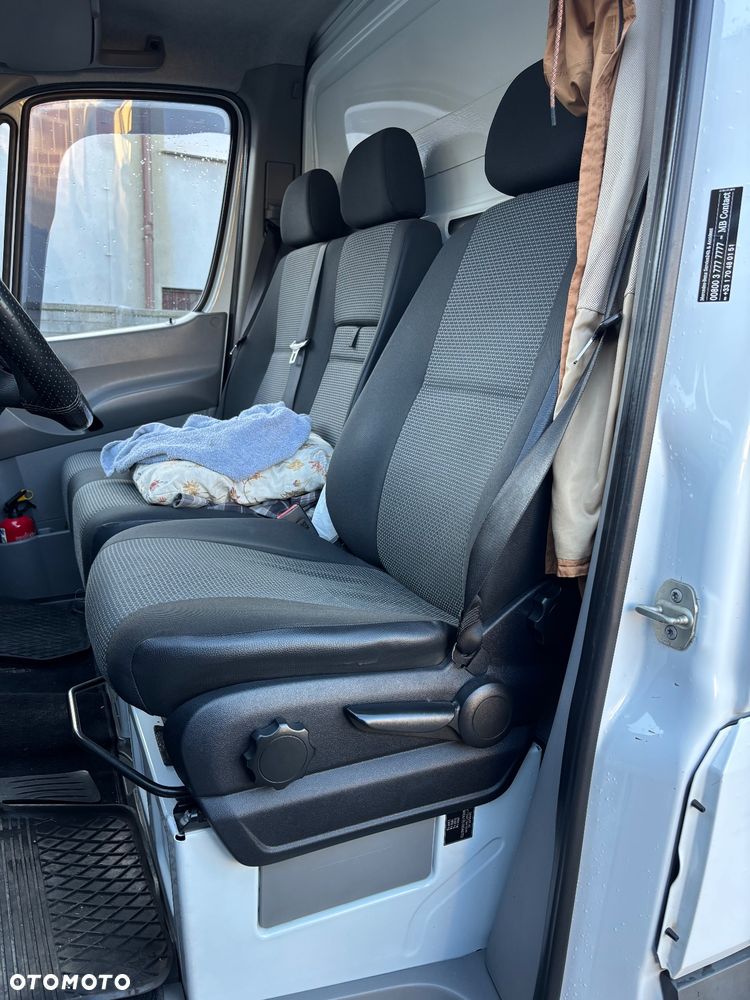 Mercedes-Benz Sprinter - 16